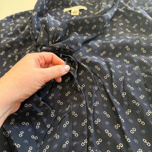 Banana Republic-Women’s 100% Silk Blouse-Navy-Neck Tie-Classic-Chainlink-Size 2 - Picture 8 of 15